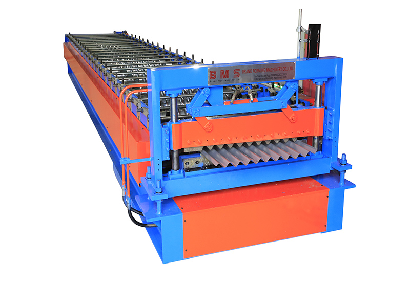 Corrugated panel roll forming machine