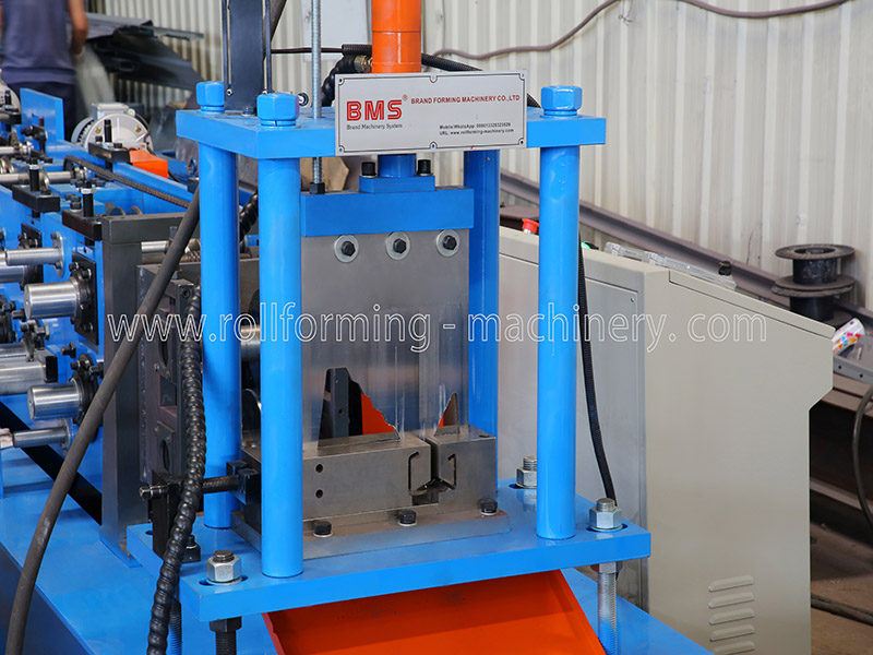 Auto Change Type Shelf Box Beam Roll Forming Machine